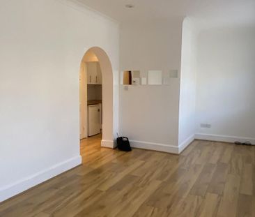 Studio to rent - Photo 6