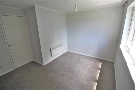 Roman Way, Chippenham, SN15 - Photo 4