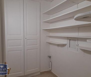 Location Appartement 3 pièces 73m² MARSEILLE 1er - Photo 4