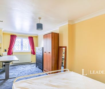 1 bedroom room to rent Baverstock Road, Wallisdown, BH12 - Photo 2