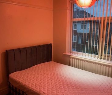 Room in a Shared House, Coleridge Road, M16 - Photo 1