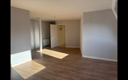 Location Appartement 3 pièces 68 m² La Châtre - Photo 3