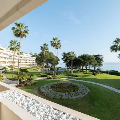 2 Bedroom Apartment For Rent in Estepona, Málaga - Photo 1