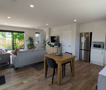 New Quiet 2 Bed/2 Bath Townhouse in Sydenham - Photo 3