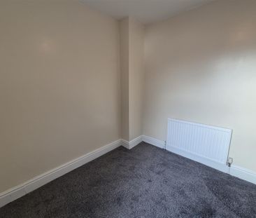 3 Bed House - Terraced - Photo 5