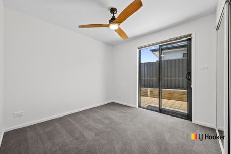 Spacious Townhouse With Great Outdoor Areas - Photo 4