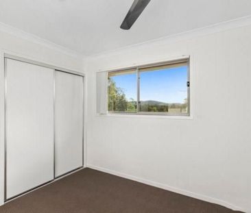 Modern Townhouse Overlooking Parkland - Photo 4