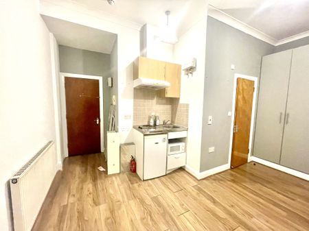 West Hendon Broadway, Hendon NW9 - Photo 3