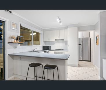 5 Warren Close, Narre Warren, Vic 3805 - Photo 6