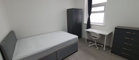 26 (STUDENT House Share - Inc. BILLS) Bertram Street, Splott, Cardiff, CF241NX - Photo 4