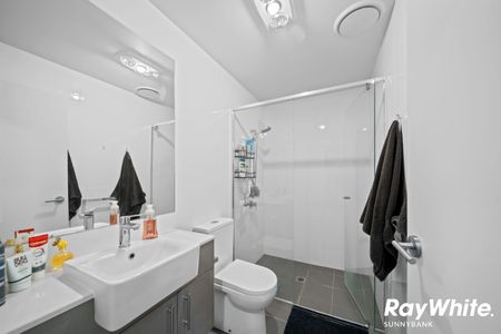 Modern 3-Bedroom Apartment in Prime Location - Photo 5