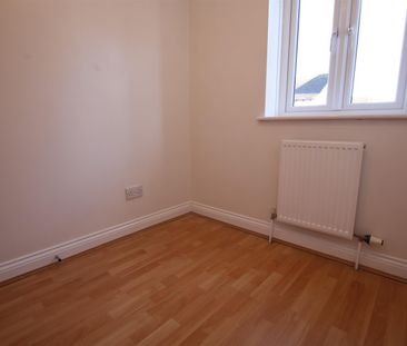 3 bed End of Terrace House for let - Photo 3