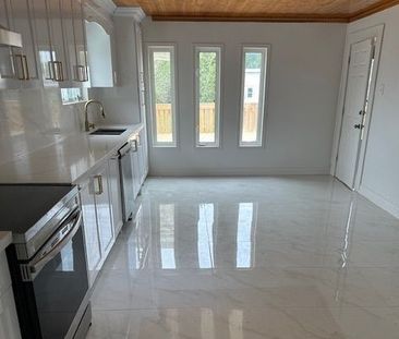 For Lease - 72 Thickson Road, Whitby, Ontario - Photo 6