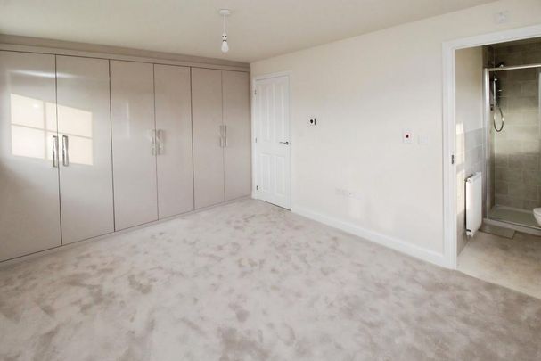 4 bedroom detached house to rent - Photo 1