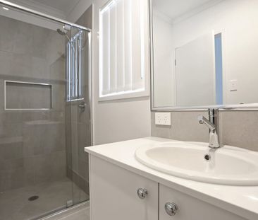 Modern Family Home - Photo 5