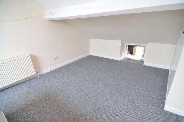 1 bed Flat - To Let - Photo 1