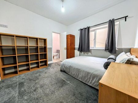 1 bedroom in a house share to rent - Photo 5