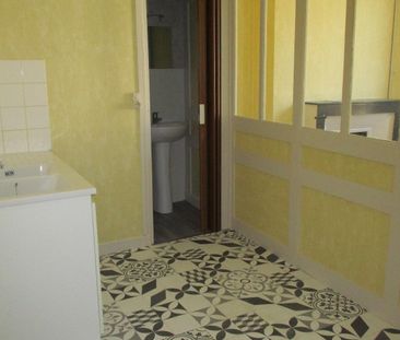 VOUZIERS, un appartement de type F2. - Photo 5