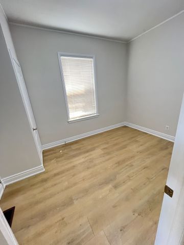 For Lease - 432 CHARLOTTE Street, London East, Ontario - Photo 4