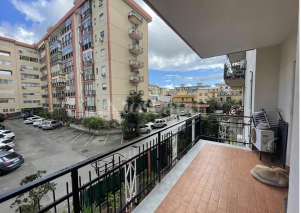 Casa a Palermo in via Giacomo Besio