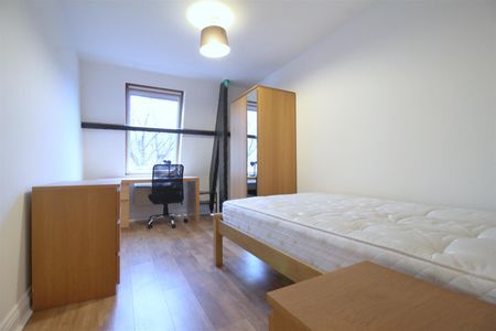 St Andrews Street, City Centre - Photo 5