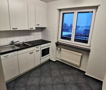 Schöne 3 Zimmer Wohnung mit langem Balkon, Geschirrspüler und nähe ... - Photo 2