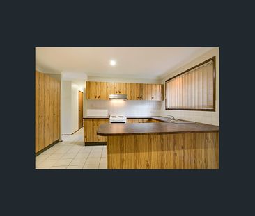 Comfortable Three-Bedroom Home in a Convenient Location - Photo 3