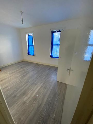 3 bedroom detached house to rent - Photo 2