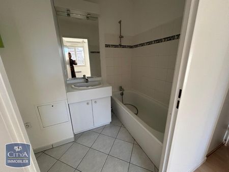 Location Appartement 2 pièces 42m² LILLE 59000 - Photo 4