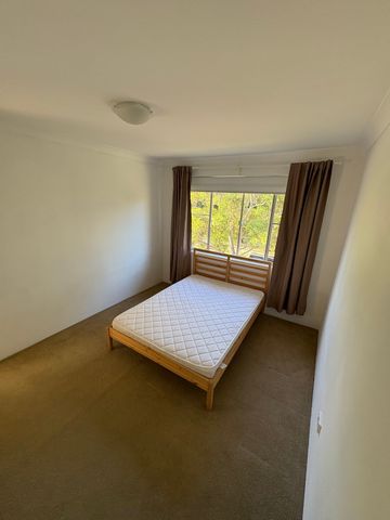 Willoughby - Photo 2