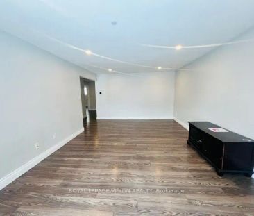 461 Paddington Crescent #Upper - Photo 2