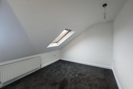 6 bedroom semi-detached house to rent - Photo 2