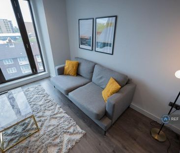 2 bedroom flat to rent - Photo 2