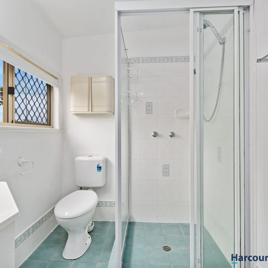 Light, Bright & Large! A Perfect Family Home - Photo 1