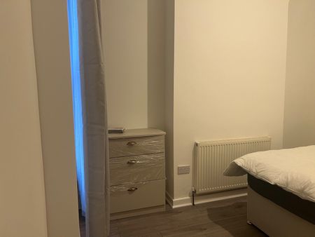 3 Bed Terraced House, Liverpool, L15 - Photo 5