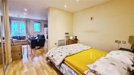 Studio to rent - Photo 3