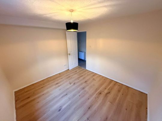 Price £925 pcm - Available 17/12/2025 - Unfurnished - Photo 1