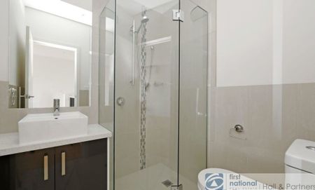 Modern 2 Bedroom - Photo 5