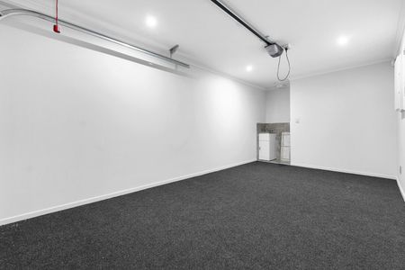 Spacious 6-Bedroom Townhouse for Rent in Manurewa – $900/Week - Photo 4