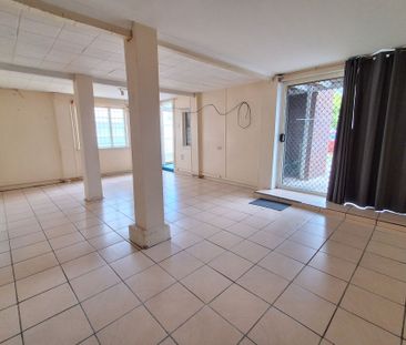 Ground Floor Unit Close to Waterfronts - Photo 2