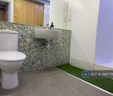 2 bedroom maisonette to rent - Photo 6