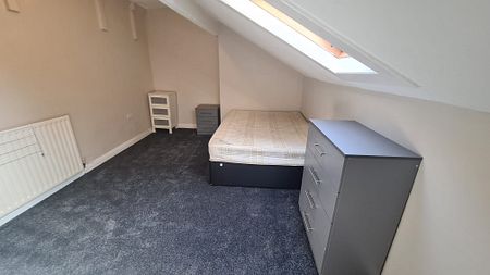 3 Bed - 5 Quarry Mount Place, Woodhouse, Leeds - LS6 2JE - Student - Photo 4