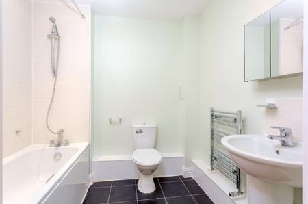 3 bedroom flat to rent - Photo 5