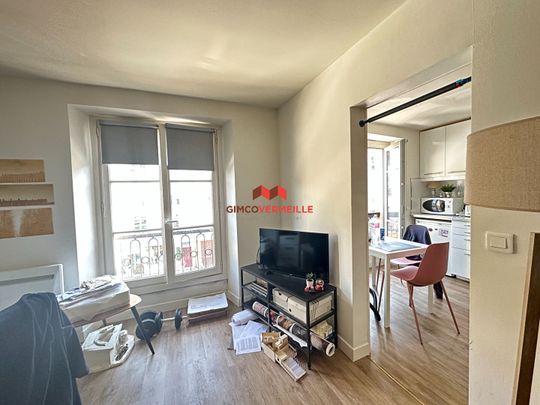 RUE DE LA PAROISSE A VERSAILLES APARTEMENT MEUBLE 2 PIECES 29.80 m2 - Photo 1