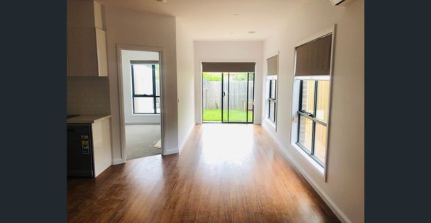 2 bedroom unit in Central Werribee - Photo 1