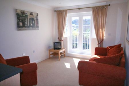 2 bedroom flat to rent - Photo 2