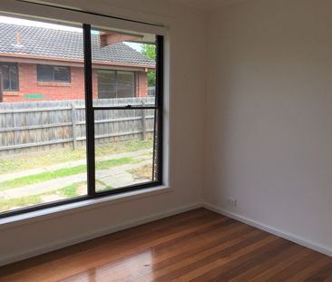 GREAT HOME WITH LARGE YARD AND HEAPS OF OFF STREET PARKING! - Photo 6