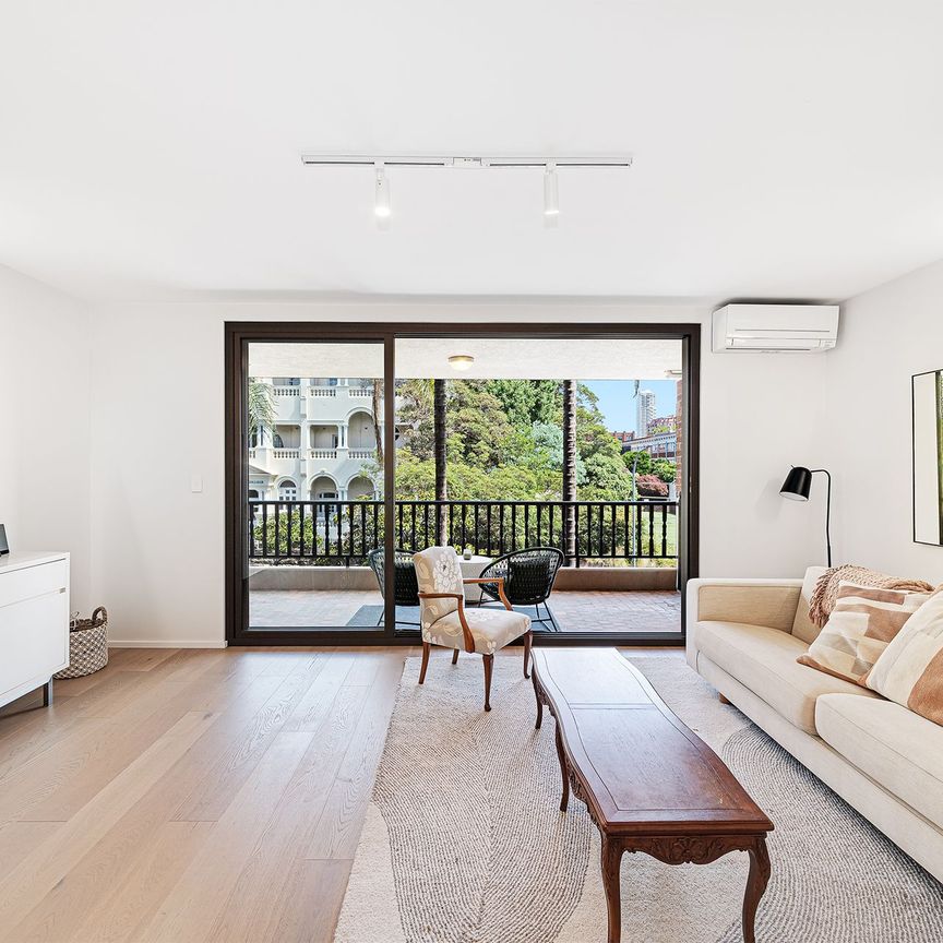 Stunning Two Bedroom Apartment - Offered Furnished or Unfurnished - Photo 1