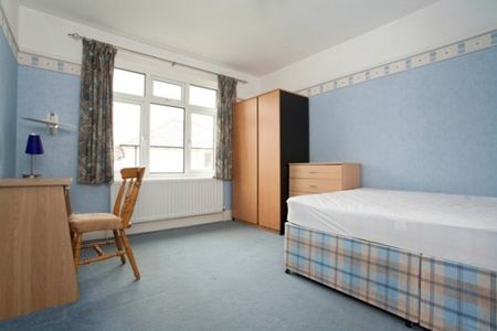 5 Bed Student House in Moordown - - Photo 5