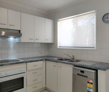 Three Bedroom Townhome - Photo 6